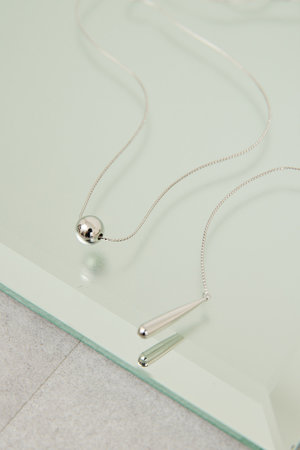 GALLARDAGALANTE(ガリャルダガランテ)｜ドロップY字ネックレス