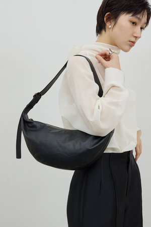 GALLARDAGALANTE ボディバッグ GALLARDAGALANTE(ガリャルダガランテ)｜【予約販売】【2.718】タック