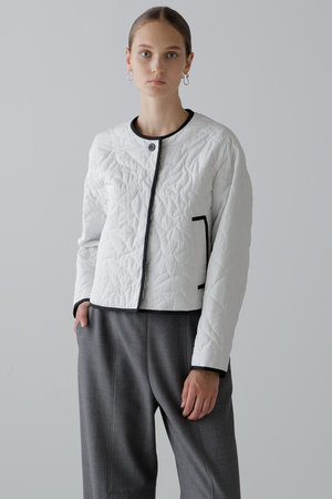 ADORE(アドーア)｜グラフィティキルティングジャケット/ホワイト