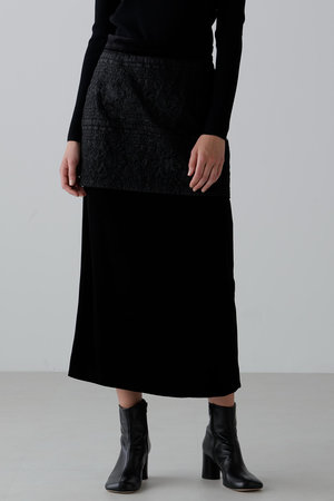 ぶ*く様 新品　定価6万円以上　ADORE(アドーア) オーナメントレーススカー 20周年記念＞リュクスオーナメントレースワンピース | ADORE