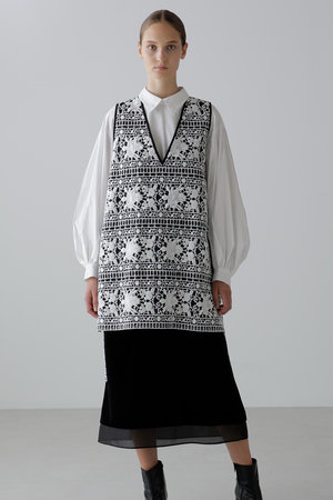 タグ付未使用品☆ ADORE アドーア レース&花モチーフトップス ２枚仕立て ADORE(アドーア)｜ミックスフラワーレースジャケット/ブラック