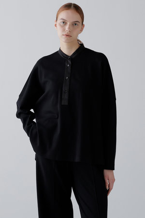 ADORE(アドーア)｜◇ストレッチポンチプルオーバー/ブラック の通販