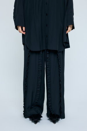 ENFOLD(エンフォルド)｜FRILL TROUSERS/ブラック の通販｜ELLESHOP