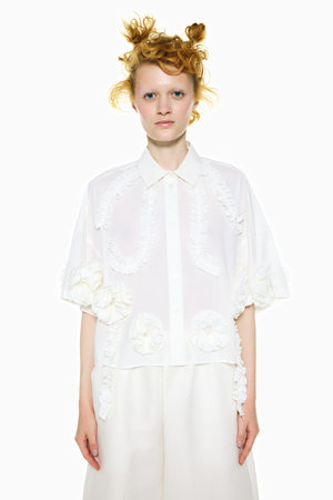 ENFOLD(エンフォルド)｜FRILL-BODY SHIRT/ホワイト の通販｜ELLESHOP