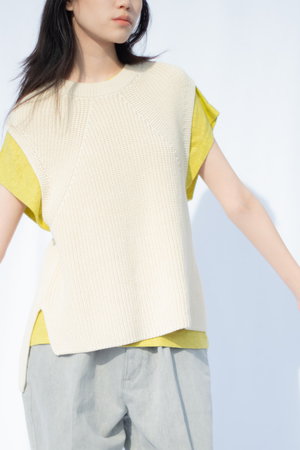 BATONER(バトナー)｜シグネチャー クルーネック ベスト/アイボリー の