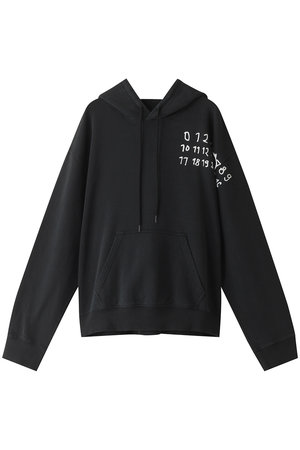 MM6 Maison Margiela(エムエム6 メゾン マルジェラ)｜【UNISEX】Numeric logo フーディー スウェット  トップス/ブラック の通販｜ELLESHOP・(エル・ショップ)