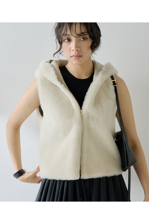 Whim Gazette(ウィム ガゼット)｜ムートンフードジレ/オフホワイト の