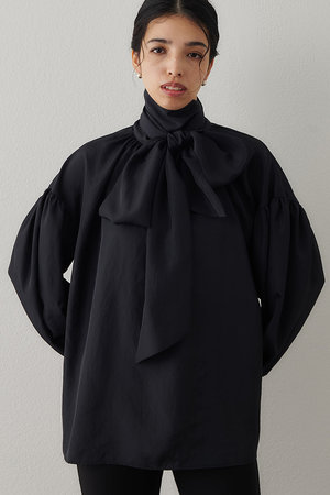 Whim Gazette シルキーボウタイブラウス今季美品 Whim Gazette(ウィム ガゼット)｜シルキーボウタイブラウス/ブラック