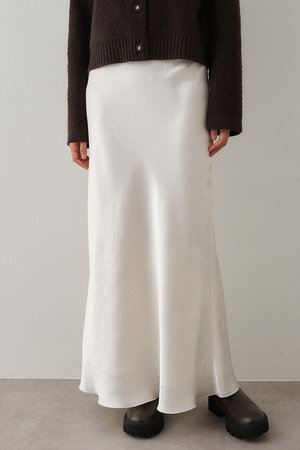 Whim Gazette(ウィム ガゼット)｜サテンフレアスカート/オフホワイト