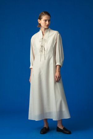 ebure(エブール)｜ライトウールシルク バンドカラーワンピース/ライト