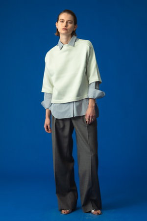 ebure(エブール)｜ドライシャンブレー タックパンツ/ライトブラウン の