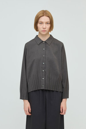 mizuiro ind(ミズイロインド)｜プリーツヘムシャツ/gray の通販