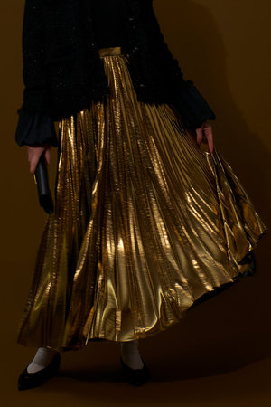 allureville(アルアバイル)｜メタリック切替プリーツスカート/ゴールド