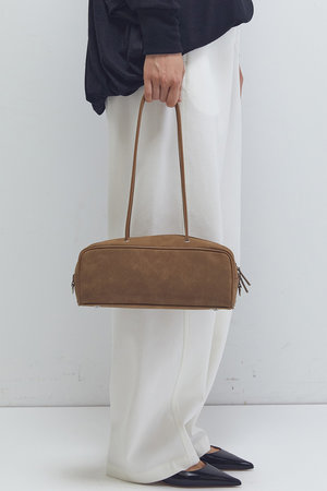 ミウールMIUURLOMU バッグ黒▪️1er Arrondissement ミウールMIUURLOMU バッグ黒▪️1er Arrondissement