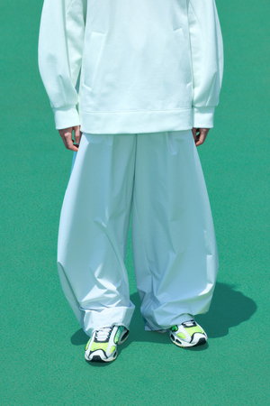 nagonstans(ナゴンスタンス)|wide cocoon parachute pants/Salt の nagonstans(ナゴンスタンス)|wide cocoon parachute pants/Salt の