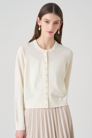 ANAYI(アナイ)｜メリノウールパール釦カーディガン/オフホワイト の