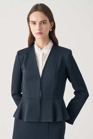 はぴアナイ トリアセサテンペプラムジャケット 2024 ネイビー L はぴ様専用アナイ トリアセサテンペプラムジャケット 2024 ネイビー L