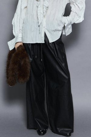 MAISON SPECIAL(メゾンスペシャル)｜Volume Wide faux Leather Pants