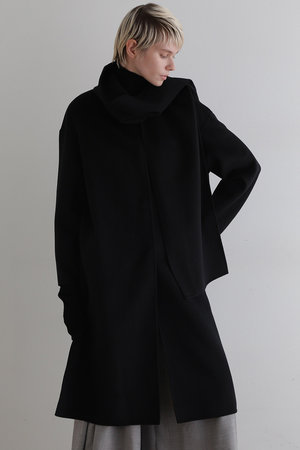 LE PHIL(ル フィル)｜ピュアカシミアストール付コート/ブラック の通販