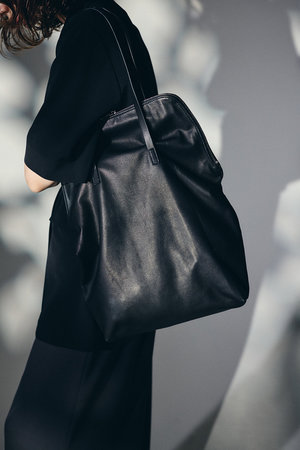 RIM.ARK☆バケツバッグ　リムアーク RIM.ARK(リムアーク)｜W-zip leather bag/バッグ/ブラック の通販