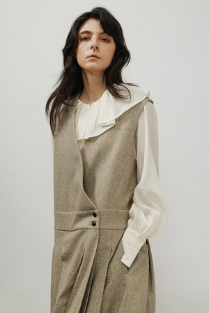 DEPAREILLE(デパリエ)｜シルキーラッフルブラウス/オフホワイト