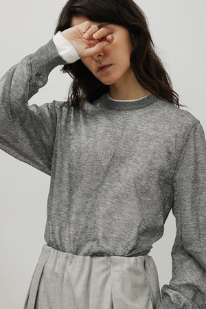 DEPAREILLE(デパリエ)｜ラミーシアークルーネックニット/グレー の通販