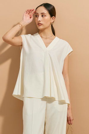 完売★ベイジ BEIGE CAROLE ペプラムブラウス エクリュ 2 新品★ BEIGE，(ベイジ，)｜CAROLE（キャロル）/ペプラムブラウス/Ecru の通販