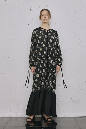 LOKITHO(ロキト)｜フラワー エンブロイダリー リボン ドレス/ホワイト