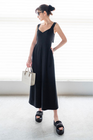 DAISY LIN(デイジーリン) 長袖カットソー サイズ42 L レディース美品  - 黒 クルーネック DAISY LIN FOXEY デイジーリン フォクシー 長袖ワンピース レディ