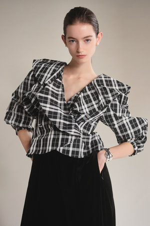 DAISY LINデイジーリン　ギャッツビートップスブラウス　美品 DAISY LIN(デイジーリン)｜Graceful Blouse/ブラック×ホワイト の通販