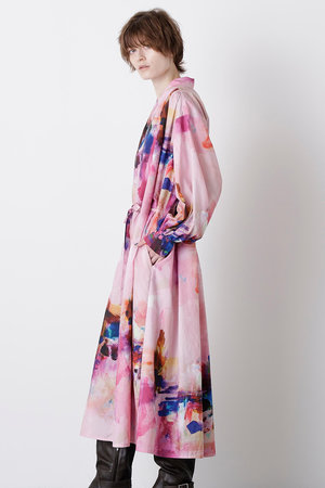 hueLe Museum(ヒューエルミュージアム)｜【STUMBLY】Art Printed Shirt