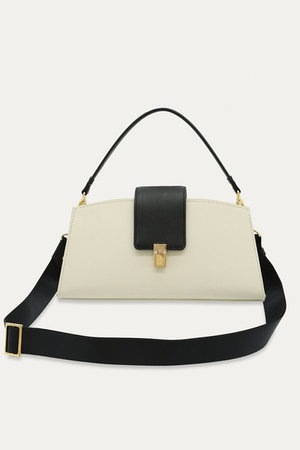 CULLNIバック美品！ CULLNI(クルニ)｜Flap Trapezoid レザー バッグ/マッシュルーム の通販