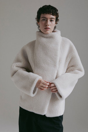HER.(ハー)｜スタンドカラーボアコート/ホワイト の通販｜ELLESHOP 