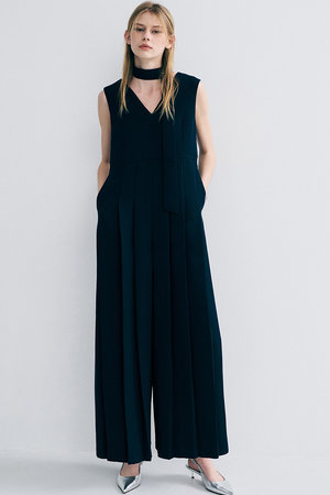 完売人気✨22AW【ギャルリーヴィー】ウールフランネルオールインワン ネイビー item363155010101-1-2.jpg