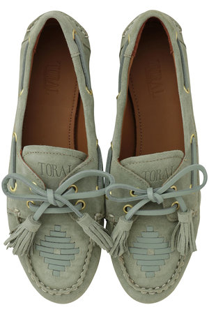 TORAL(トラル)｜タッセル付きメッシュスエードモカシン/フォグ の通販 