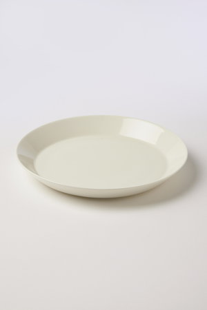 IITTALA(イッタラ)｜ティーマ プレート 26cm/ホワイト の通販
