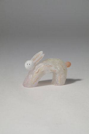 安達知江 さん ガラス製ウサギの置物 Tomoe Adachi(アダチ トモエ)｜【受注生産】【安達知江】うさぎ/- の